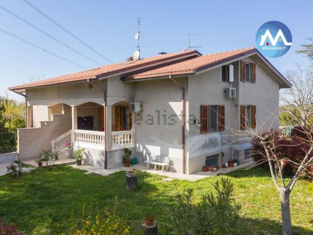 Casa in vendita a Ponte Valle, Marche
