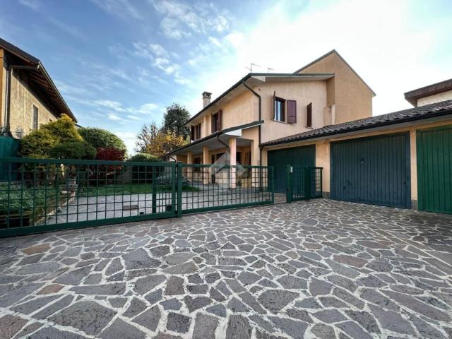 Casa in vendita a Rivolta D'adda, Lombardia