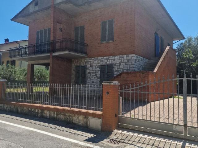 Casa in vendita a Sinalunga, Siena