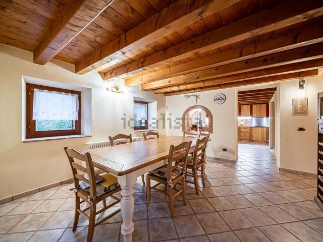 Casa in vendita a Badia Calavena, Veneto