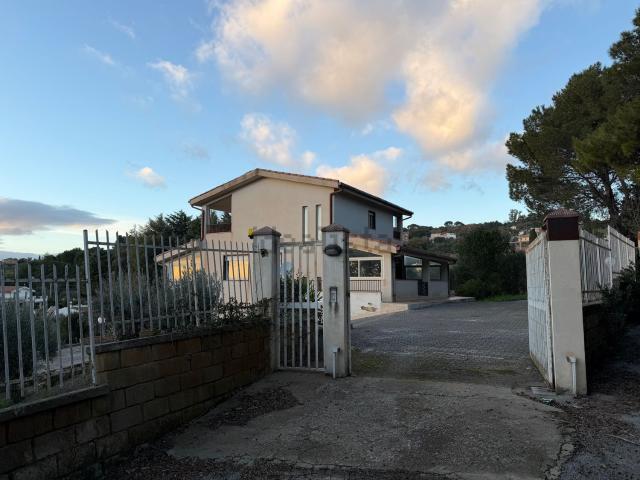 Casa in vendita a Caltanissetta, Sicilia