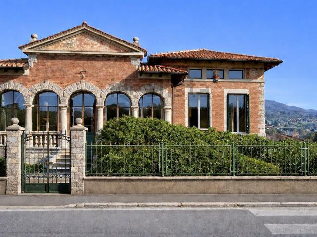 Casa in vendita a Bardello, Lombardia