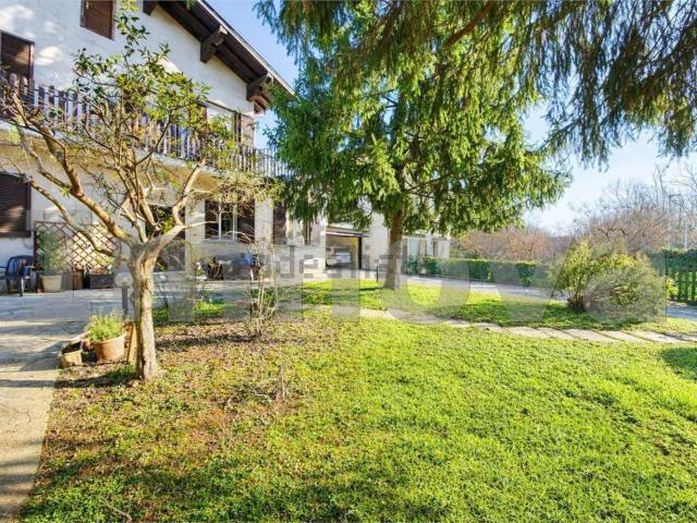 Casa in vendita a Carimate, Lombardia