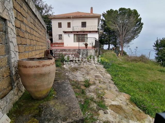 Casa in vendita a Santo Stefano Di Camastra, Sicilia
