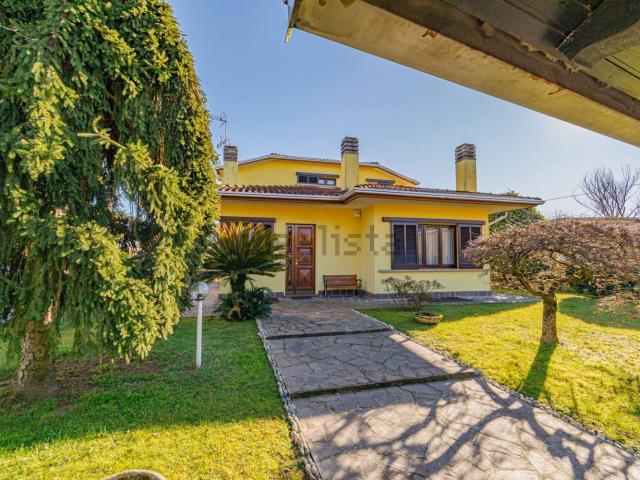 Casa in vendita a Vigevano, Lombardia