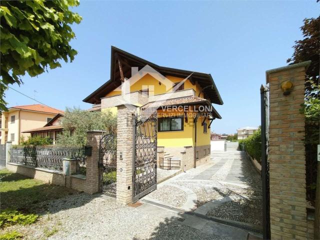 Casa in vendita a Piemonte, Novara