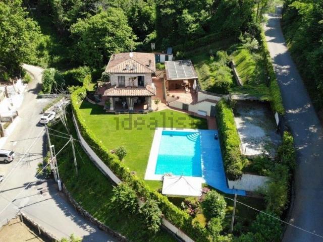 Casa in vendita a Camaiore, Toscana