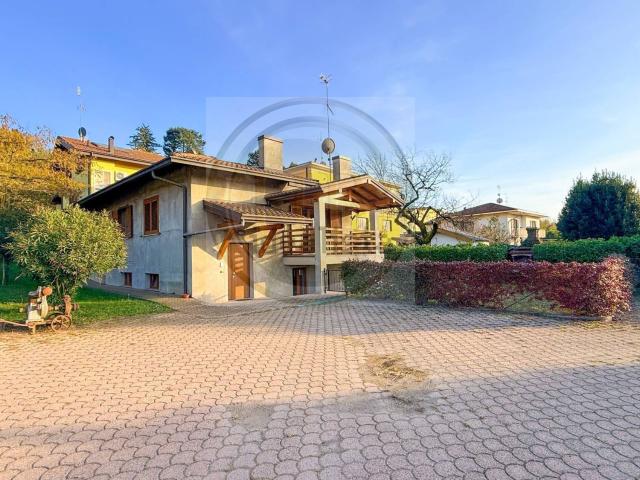 Casa in vendita a Oggiona Con Santo Stefano, Lombardia
