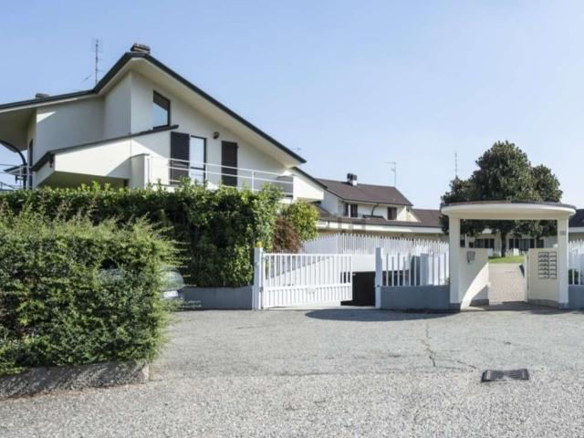 Casa in vendita a Rovera, Malnate