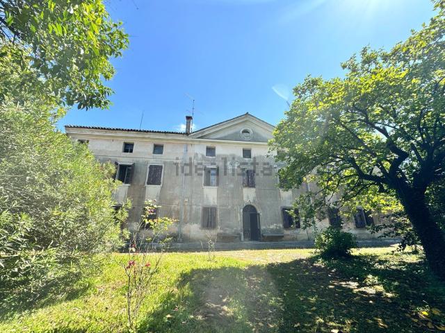 Casa in vendita a Buttrio, Friuli-Venezia Giulia