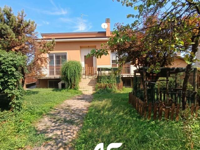 Casa in vendita a Rogoredo, Casatenovo