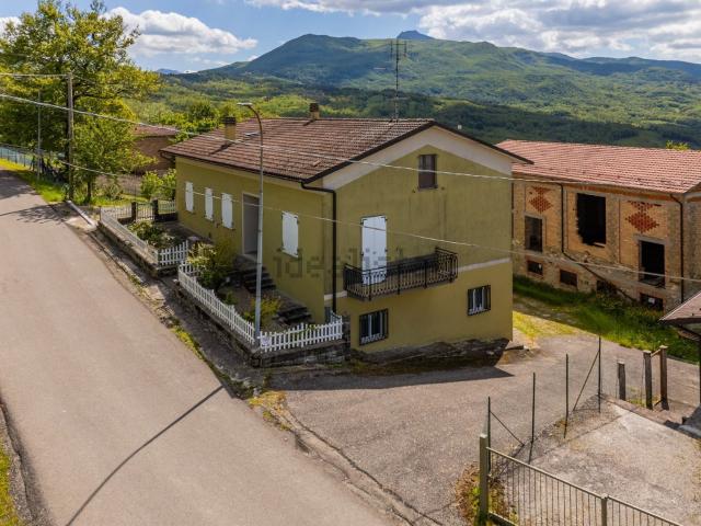 Casa in vendita a Appennino Reggiano, Re