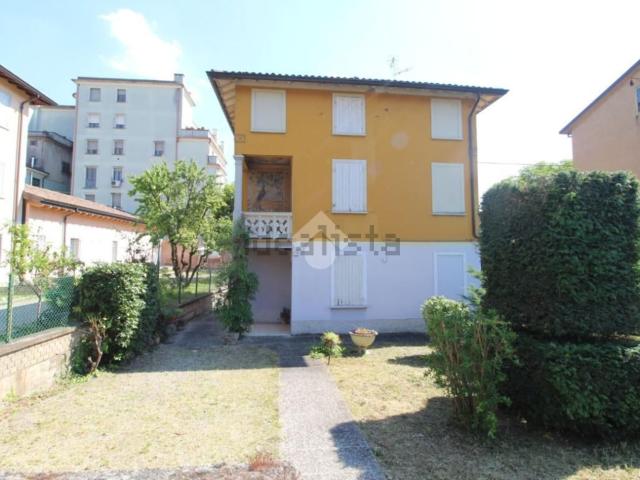 Casa in vendita a Terra di Mezzo, Re