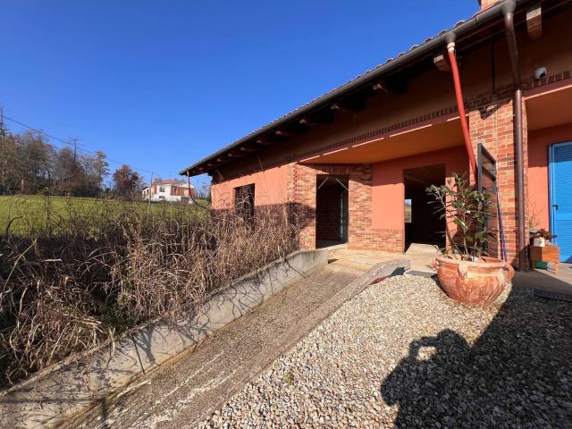 Casa in vendita a Piemonte, Asti
