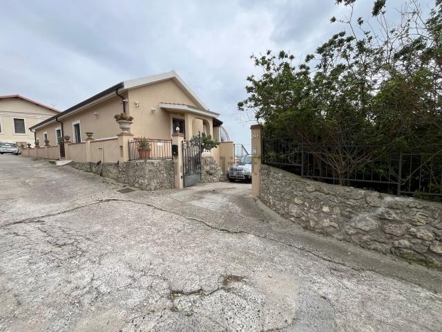Casa in vendita a Siano, Calabria