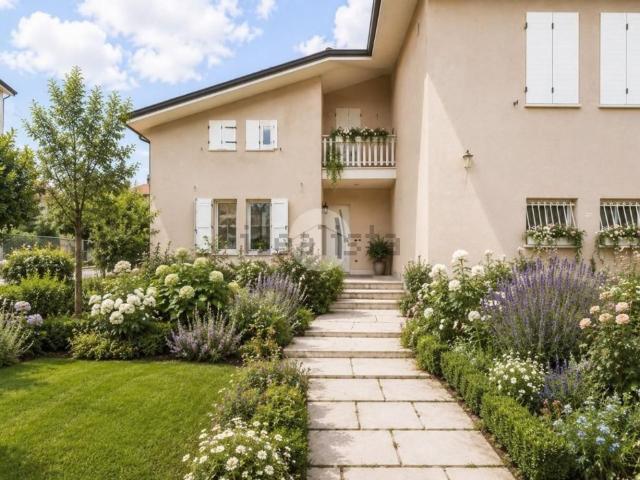Casa in vendita a Unione di Comuni della Romagna Forlivese, Quattro