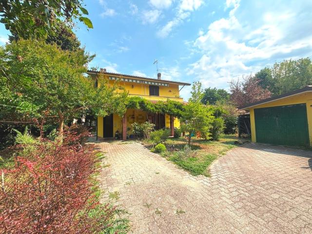 Casa in vendita a Sora, Pavia