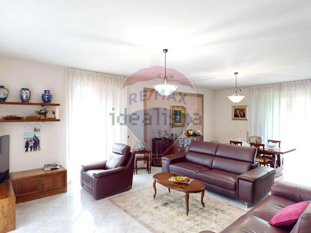 Casa in vendita a Cassina Pertusella, Caronno Pertusella