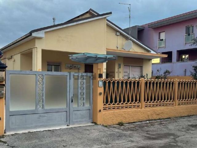 Casa in vendita a San Silvestro, Pescara