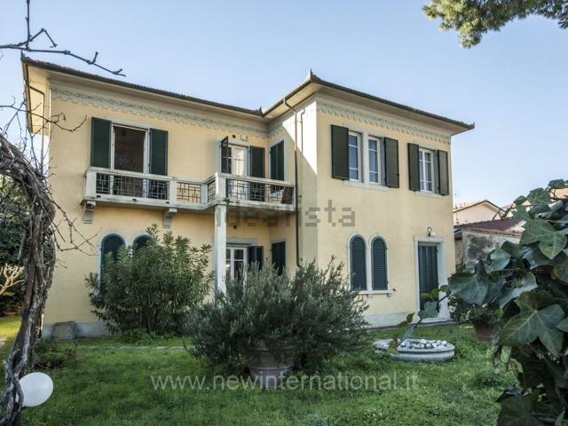 Casa in vendita a Camaiore, Toscana