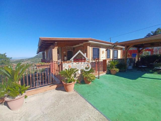 Casa in vendita a Giungano, Campania