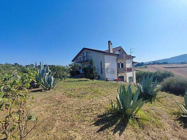 Casa in vendita a Laurenzana, Basilicata
