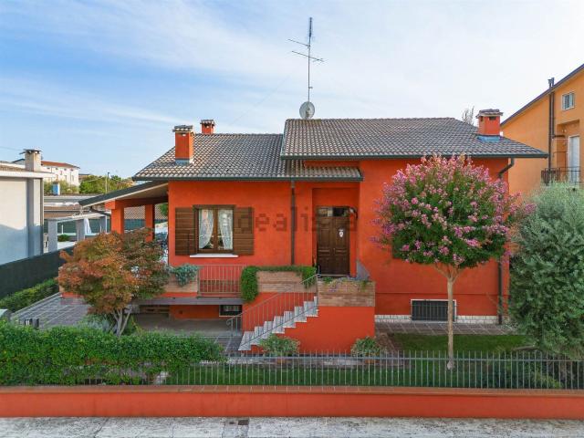 Casa in vendita a Borgo Virgilio, Cerese