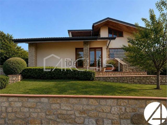 Casa in vendita a Montale, Toscana