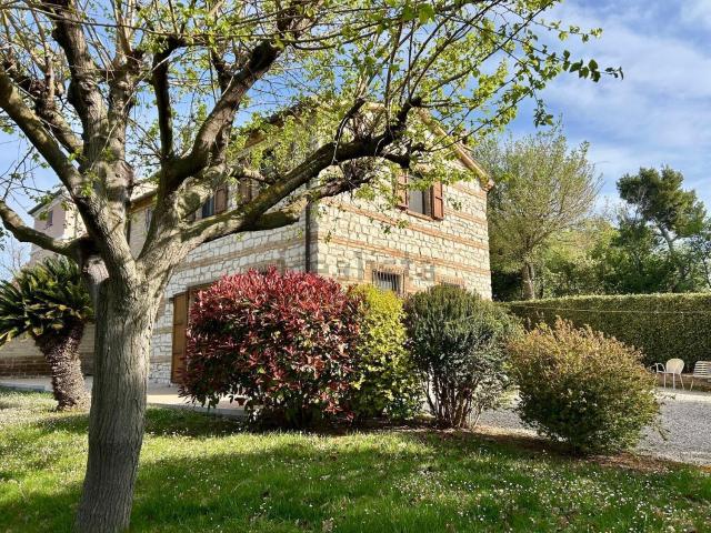 Casa in vendita a Ponte Rosso, Marche