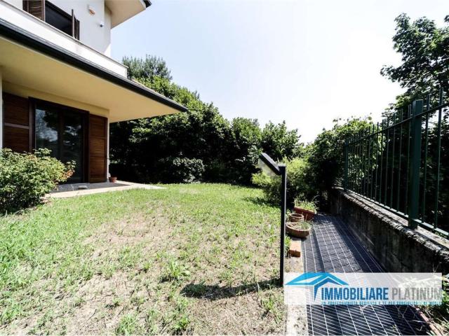 Casa in vendita a Correzzana, Lombardia