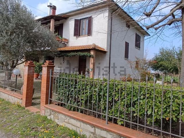 Casa in vendita a Abbadia di Montepulciano, Abbadia Di Montepulciano