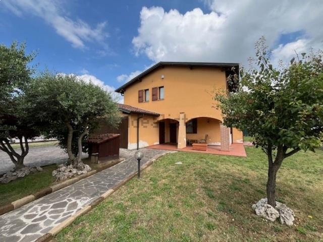 Casa in vendita a Orio Litta, Lombardia