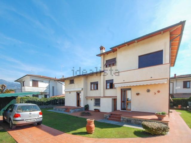 Casa in vendita a Tonfano, Toscana