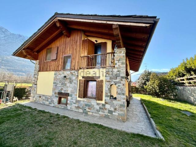 Casa in vendita a Quart, Aosta
