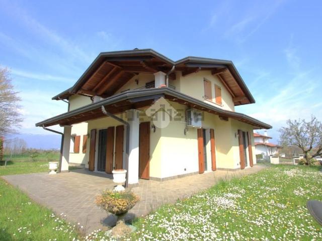 Casa in vendita a Garbagnate Monastero, Lombardia