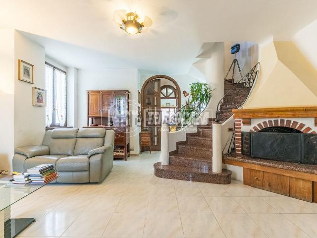 Casa in vendita a Abbiategrasso, Lombardia