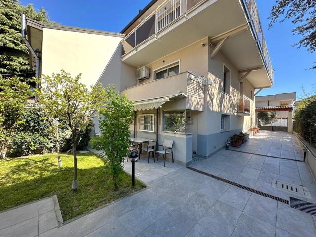 Casa in vendita a Locate Triulzi, Lombardia