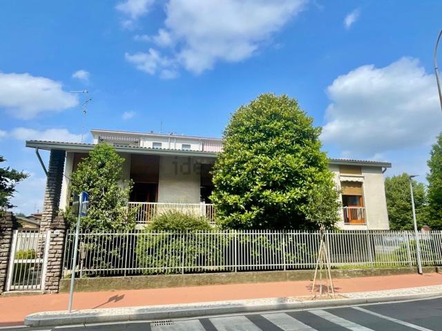 Casa in vendita a Burago Di Molgora, Lombardia