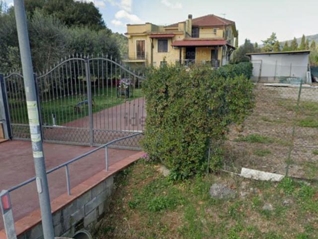 Casa in vendita a Priverno, Lazio