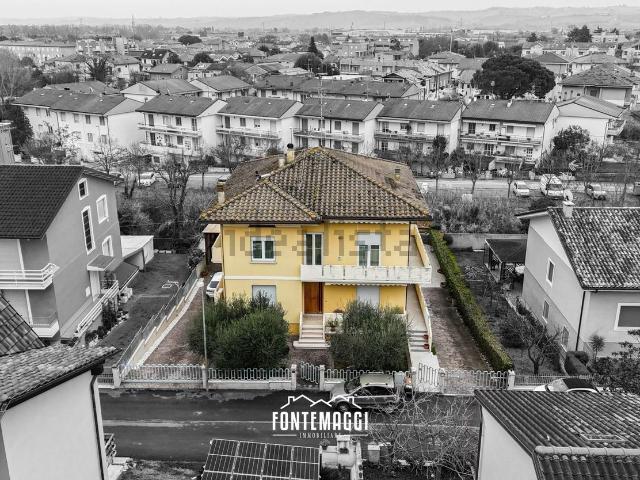Casa in vendita a Cannelle, Marche