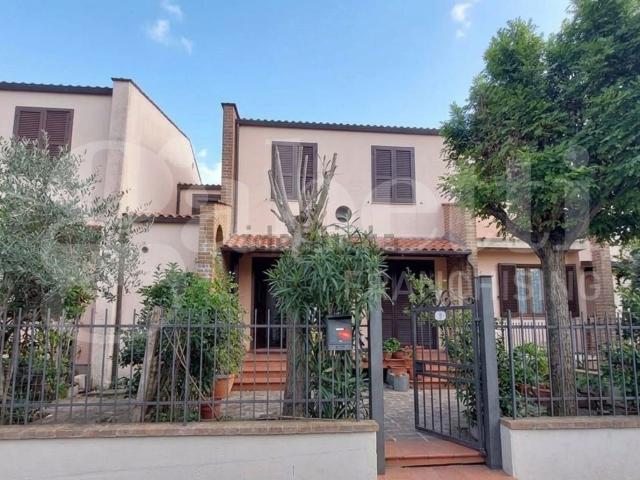 Casa in vendita a Montecampano, Amelia