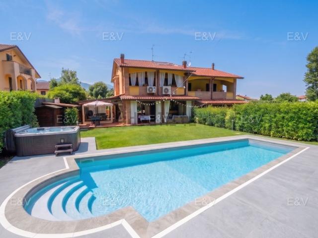 Casa in vendita a Umbertide, Umbria