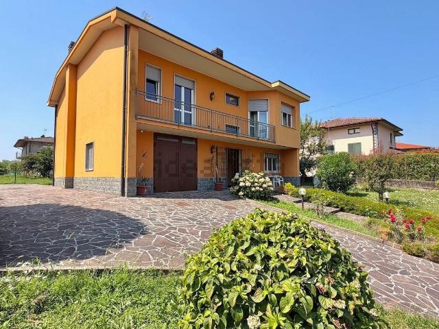 Casa in vendita a Terno D'isola, Lombardia