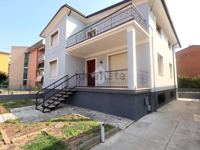 Casa in vendita a San Zeno Naviglio, Brescia