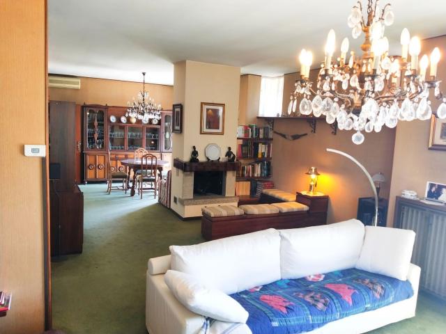 Casa in vendita a Trecate, Novara