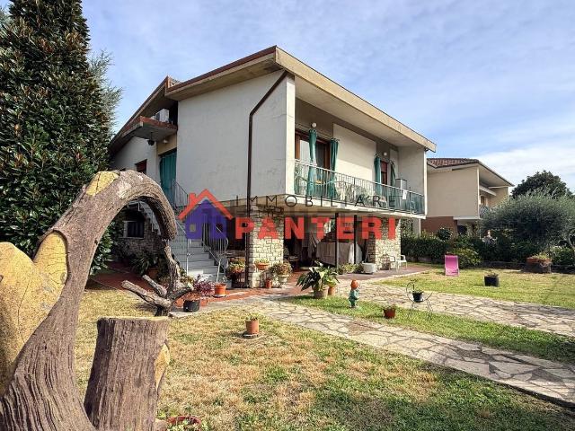 Casa in vendita a Alberghi, Pescia