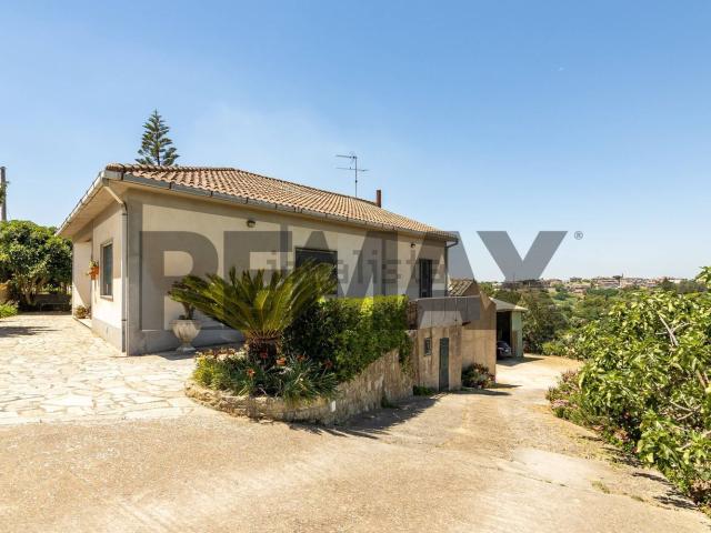 Casa in vendita a Mazzone, Caltagirone