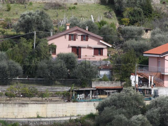 Casa in vendita a Vallecrosia, Liguria