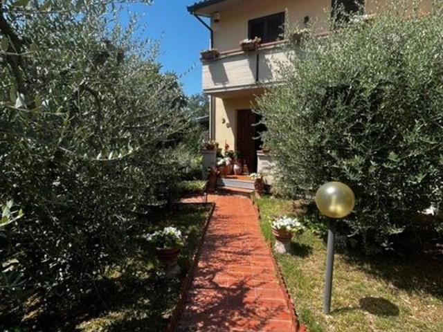 Casa in vendita a Carmignano, Toscana
