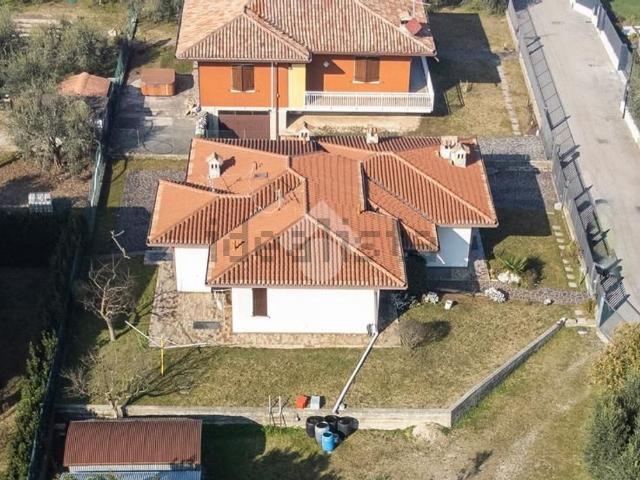 Casa in vendita a Puegnago, Lombardia
